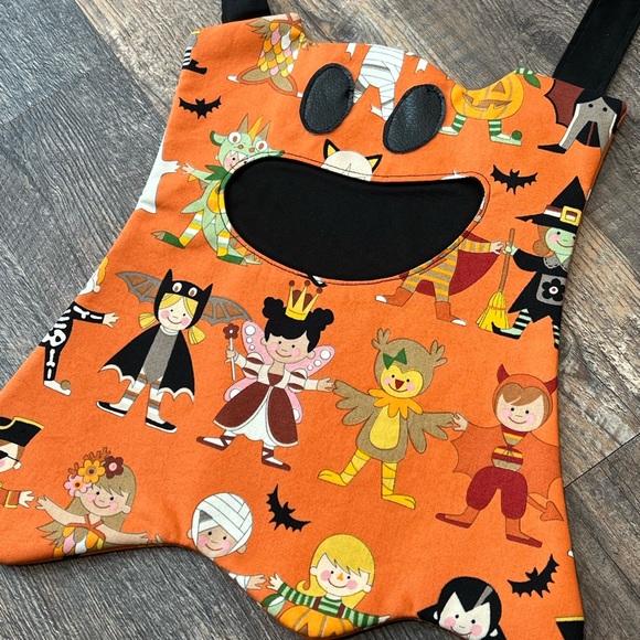 Trick or treat bag, handmade tote, toddler cross body bag, ghost shaped bag - Picture 7 of 7
